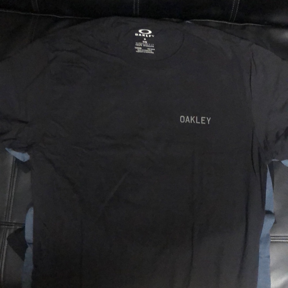 Oakley - Picture 5 of 6